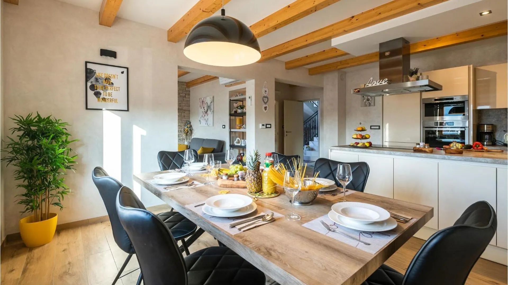 Stunning Home In Krnica With Kitchen Vakantiehuis